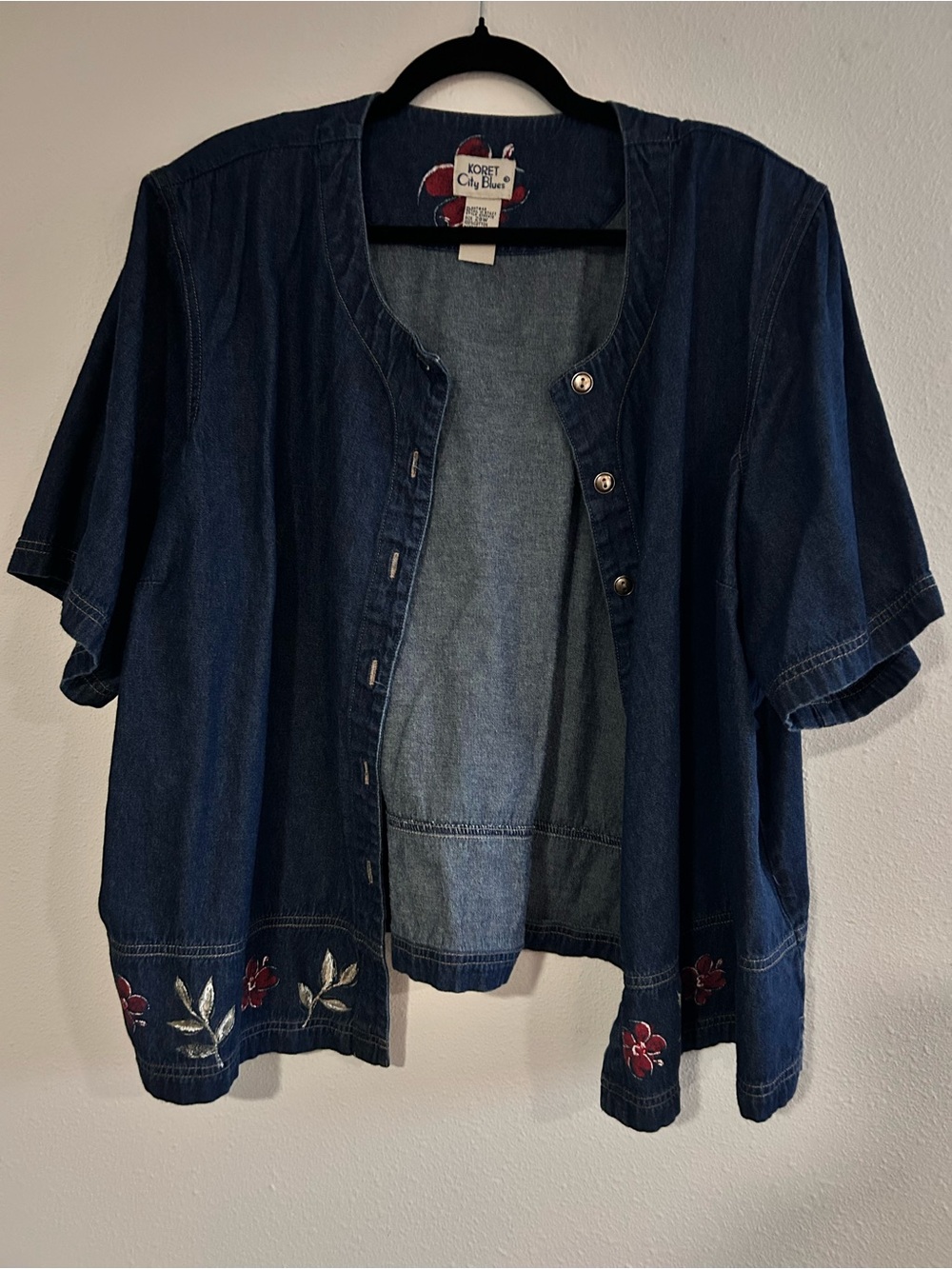 Koret Dark Blue Denim Short-Sleeve Button Jacket with Red Floral Embroidery